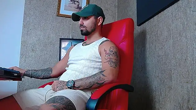 Snapshot of NigelBoydXXX chatting on 11, 2, 2025 NigelBoydXXX online show from 11, 2, 2025