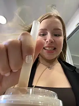 Snapshot of mur_girl chatting on 16, 7, 2026 mur girl online show from 16, 7, 2026