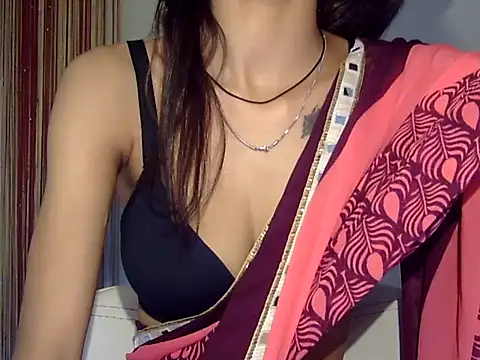 Snapshot of MAAYRA_09 chatting on 30, 10, 2025 MAAYRA 09 online show from 30, 10, 2025