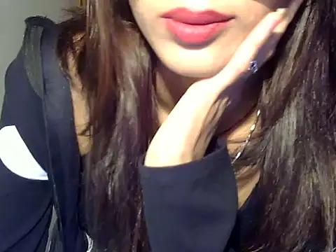 Snapshot of MAAYRA_09 chatting on 1, 11, 2025 MAAYRA 09 online show from 1, 11, 2025