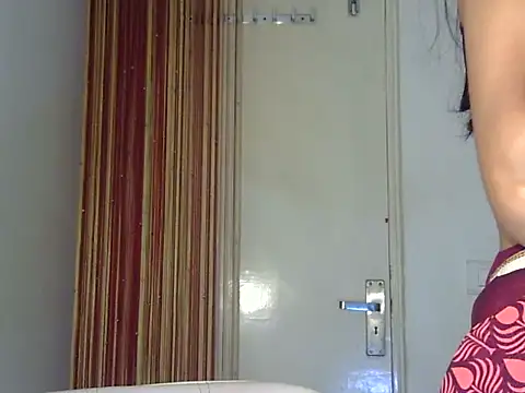 Snapshot of MAAYRA_09 chatting on 9, 11, 2025 MAAYRA 09 online show from 9, 11, 2025