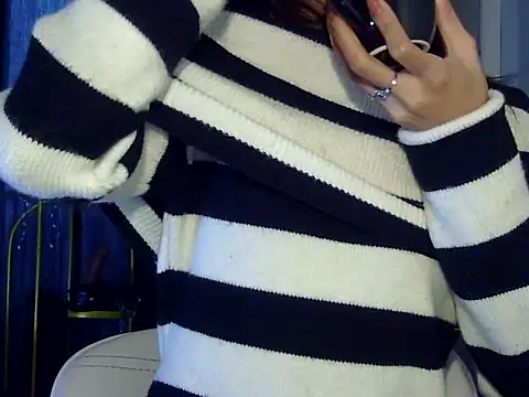 Snapshot of MAAYRA_09 chatting on 18, 11, 2025 MAAYRA 09 online show from 18, 11, 2025