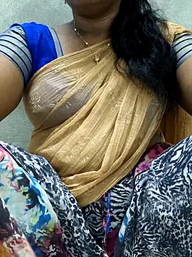 Snapshot of MaaliiiPonuTamil chatting on 7, 5, 2026 MaaliiiPonuTamil online show from 7, 5, 2026