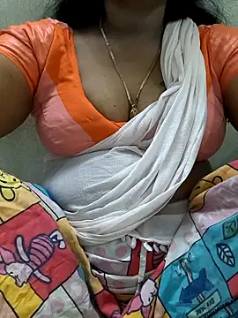 Snapshot of MaaliiiPonuTamil chatting on 22, 5, 2026 MaaliiiPonuTamil online show from 22, 5, 2026