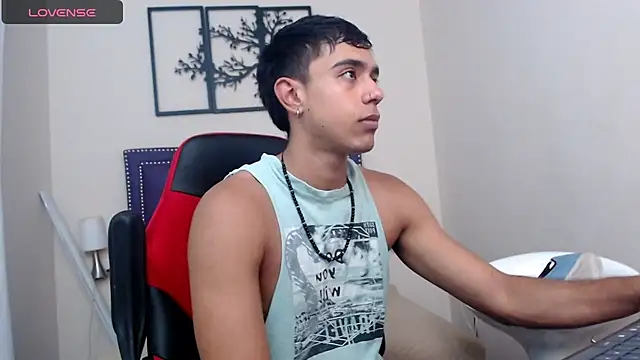 Snapshot of karlgiles_ chatting on 1, 12, 2024 karlgiles online show from 1, 12, 2024