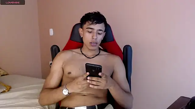 Snapshot of karlgiles_ chatting on 6, 2, 2025 karlgiles online show from 6, 2, 2025