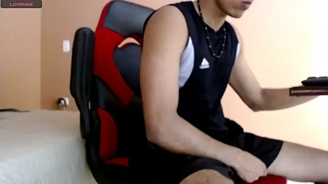 Snapshot of karlgiles_ chatting on 17, 2, 2025 karlgiles online show from 17, 2, 2025