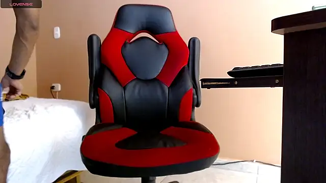 Snapshot of karlgiles_ chatting on 23, 2, 2025 karlgiles online show from 23, 2, 2025