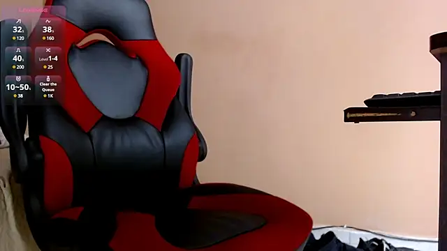 Snapshot of karlgiles_ chatting on 8, 3, 2025 karlgiles online show from 8, 3, 2025