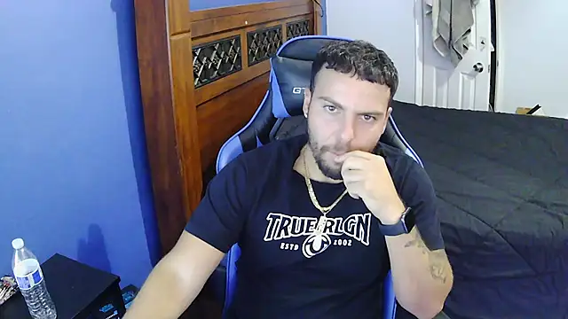 Snapshot of MasterKvn chatting on 4, 11, 2025 MasterKvn online show from 4, 11, 2025