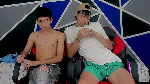 Snapshot of migueyalejo_teens chatting on 29, 1, 2025 migueyalejo teens online show from 29, 1, 2025