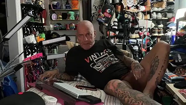 Snapshot of joeytatts66 chatting on 25, 6, 2026 joeytatts66 online show from 25, 6, 2026