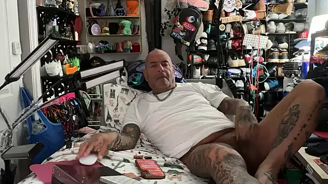 Snapshot of joeytatts66 chatting on 27, 6, 2026 joeytatts66 online show from 27, 6, 2026