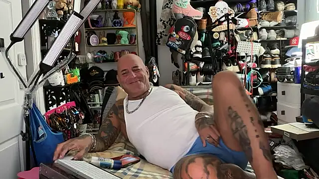 Snapshot of joeytatts66 chatting on 16, 7, 2026 joeytatts66 online show from 16, 7, 2026