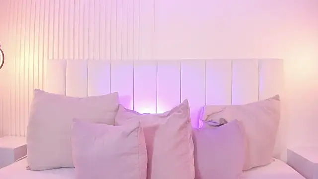 natali henao online show from 11, 3, 2025