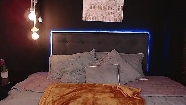 Snapshot of MIA_YOURHOTTIE chatting on 8, 12, 2024 MIA YOURHOTTIE online show from 8, 12, 2024