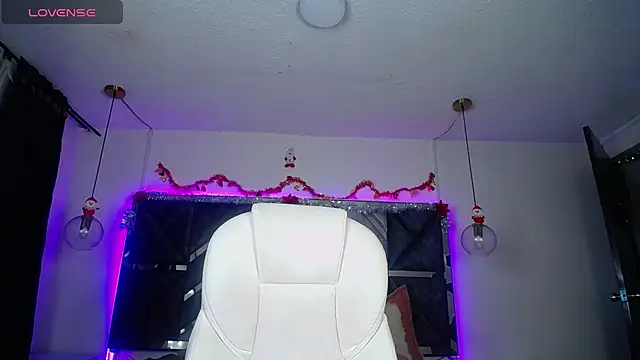 Snapshot of MIA_YOURHOTTIE chatting on 16, 12, 2024 MIA YOURHOTTIE online show from 16, 12, 2024