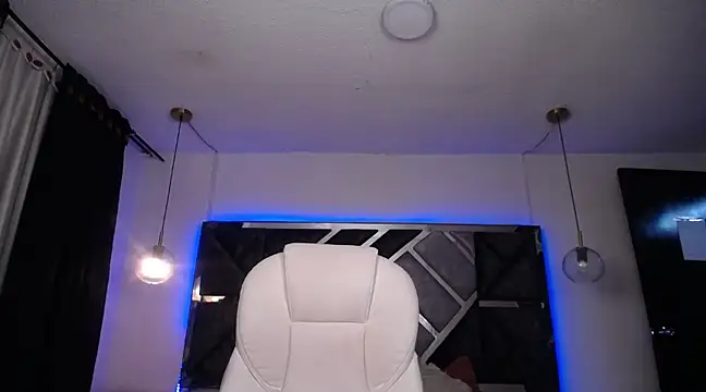 Snapshot of MIA_YOURHOTTIE chatting on 4, 2, 2025 MIA YOURHOTTIE online show from 4, 2, 2025