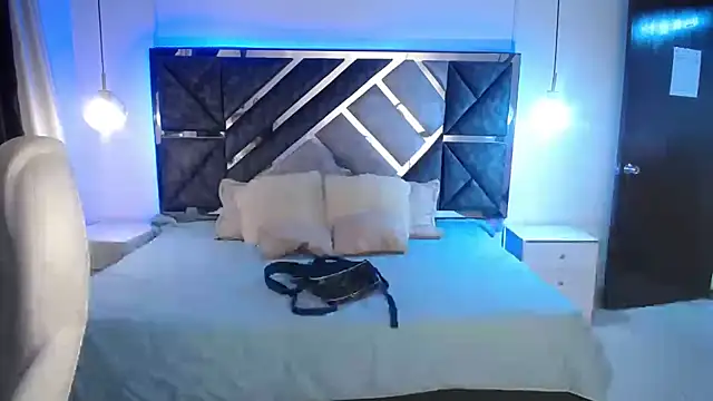 Snapshot of MIA_YOURHOTTIE chatting on 19, 2, 2025 MIA YOURHOTTIE online show from 19, 2, 2025