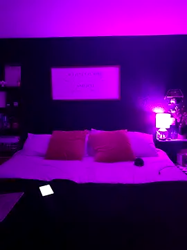 Snapshot of _CumSeeV_ chatting on 18, 10, 2025 CumSeeV online show from 18, 10, 2025