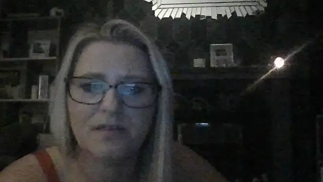 Snapshot of SweetXCandyX chatting on 26, 10, 2025 SweetXCandyX online show from 26, 10, 2025