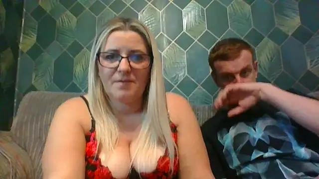 Snapshot of SweetXCandyX chatting on 18, 11, 2025 SweetXCandyX online show from 18, 11, 2025