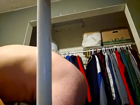 Snapshot of Spunwhiteboy1992 chatting on 5, 12, 2025 Spunwhiteboy1992 online show from 5, 12, 2025