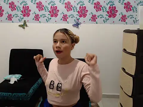 Snapshot of Naomi991 chatting on 3, 1, 2025 Naomi991 online show from 3, 1, 2025