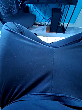 Snapshot of Scotland_100 chatting on 25, 11, 2025 Scotland 100 online show from 25, 11, 2025