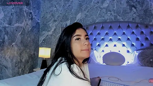 Snapshot of Belliinda_21 chatting on 18, 6, 2026 Belliinda 21 online show from 18, 6, 2026