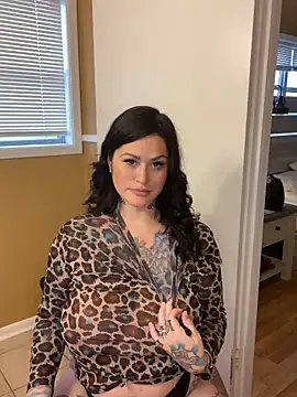 Snapshot of TexasTattooedHouseWife chatting on 21, 2, 2025 TexasTattooedHouseWife online show from 21, 2, 2025