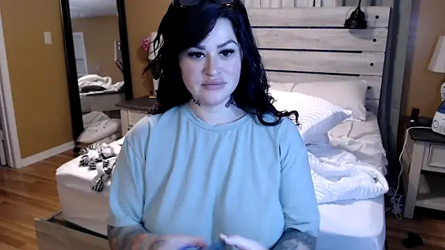 Snapshot of TexasTattooedHouseWife chatting on 3, 3, 2025 TexasTattooedHouseWife online show from 3, 3, 2025