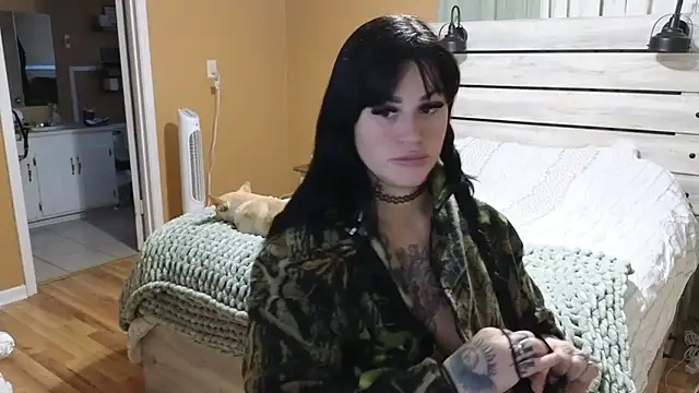 Snapshot of TexasTattooedHouseWife chatting on 28, 10, 2025 TexasTattooedHouseWife online show from 28, 10, 2025