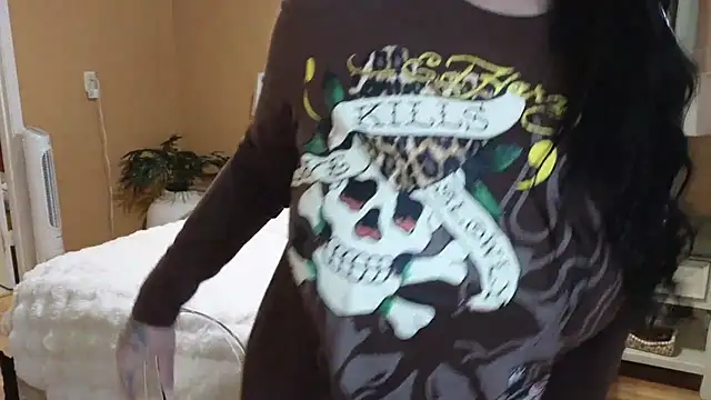 Snapshot of TexasTattooedHouseWife chatting on 27, 11, 2025 TexasTattooedHouseWife online show from 27, 11, 2025