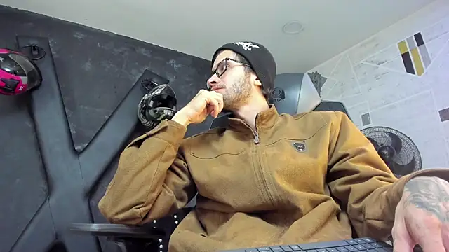 Snapshot of Loggan_donnelly chatting on 20, 9, 2025 Loggan donnelly online show from 20, 9, 2025