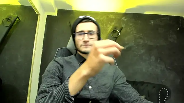 Snapshot of Loggan_donnelly chatting on 24, 9, 2025 Loggan donnelly online show from 24, 9, 2025