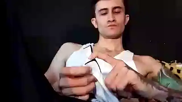 Loggan donnelly online show from 28, 11, 2025