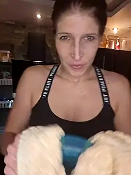 Lenchen  online show from 22, 2, 2025