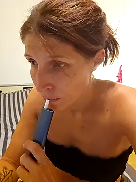 Snapshot of Lenchen_ chatting on 28, 6, 2026 Lenchen online show from 28, 6, 2026