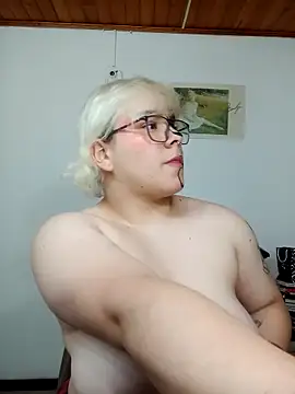 Snapshot of amalia_love chatting on 1, 11, 2025 amalia love online show from 1, 11, 2025