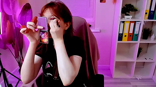 CarolGiggly online show from 15, 12, 2025