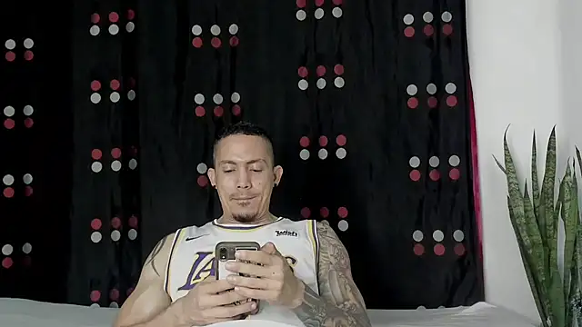 Snapshot of Alex_motta chatting on 27, 12, 2024 Alex motta online show from 27, 12, 2024