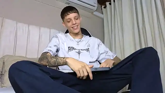 Snapshot of Adam_hard_ chatting on 11, 9, 2025 Adam hard  online show from 11, 9, 2025