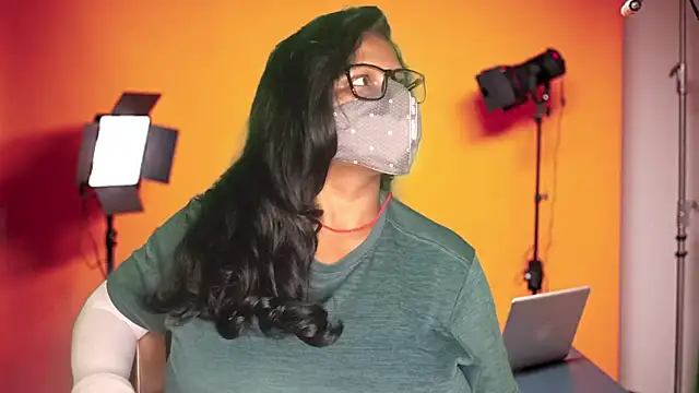 Snapshot of mamoni91 chatting on 24, 9, 2025 mamoni91 online show from 24, 9, 2025