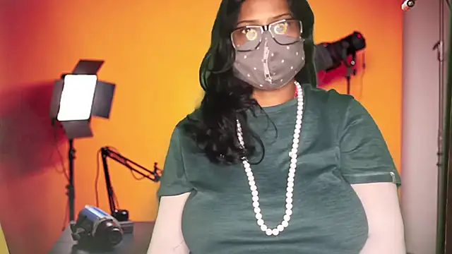 Snapshot of mamoni91 chatting on 28, 9, 2025 mamoni91 online show from 28, 9, 2025