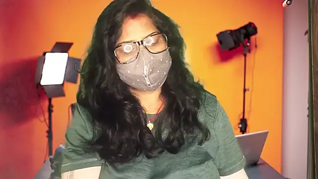 Snapshot of mamoni91 chatting on 5, 10, 2025 mamoni91 online show from 5, 10, 2025