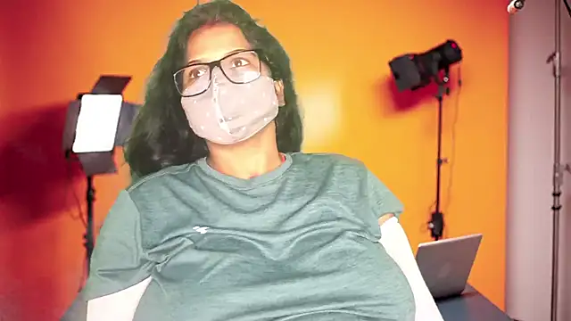 Snapshot of mamoni91 chatting on 8, 10, 2025 mamoni91 online show from 8, 10, 2025