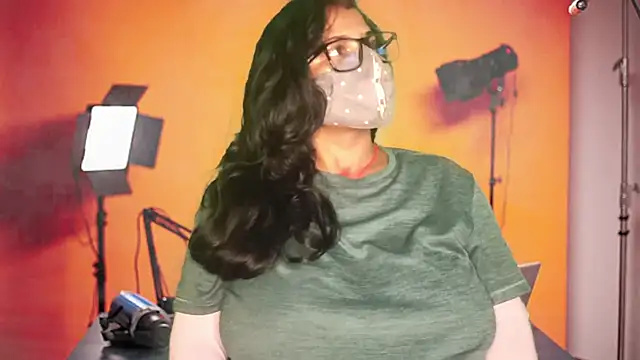 Snapshot of mamoni91 chatting on 14, 10, 2025 mamoni91 online show from 14, 10, 2025