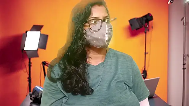 Snapshot of mamoni91 chatting on 24, 10, 2025 mamoni91 online show from 24, 10, 2025