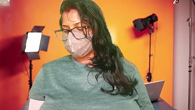 Snapshot of mamoni91 chatting on 4, 11, 2025 mamoni91 online show from 4, 11, 2025